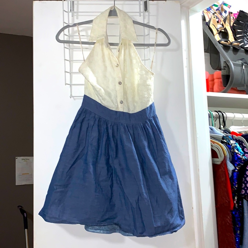 Cute dress!